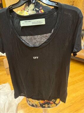 Black Women's Scoop Neck Tee shirt Off white